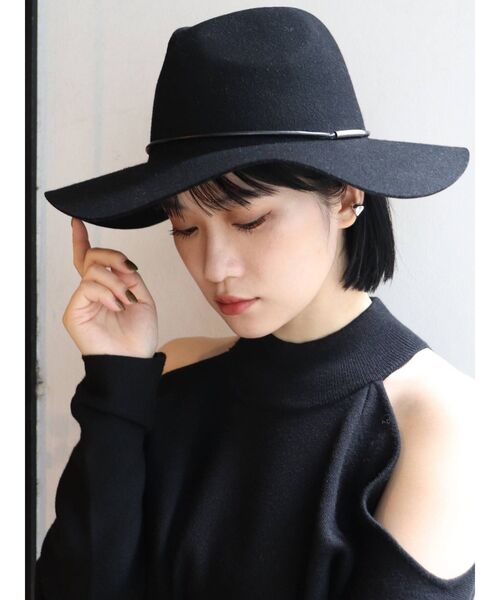 MURUA（ムルーア）の「フェイクレザーバンドマニッシュハット（ハット・レディース・ブラック/ブラウン/アイボリー・FREE）」の6枚目の写真