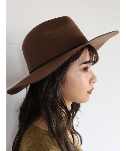 MURUA（ムルーア）の「フェイクレザーバンドマニッシュハット（ハット・レディース・ブラック/ブラウン/アイボリー・FREE）」の3枚目の写真