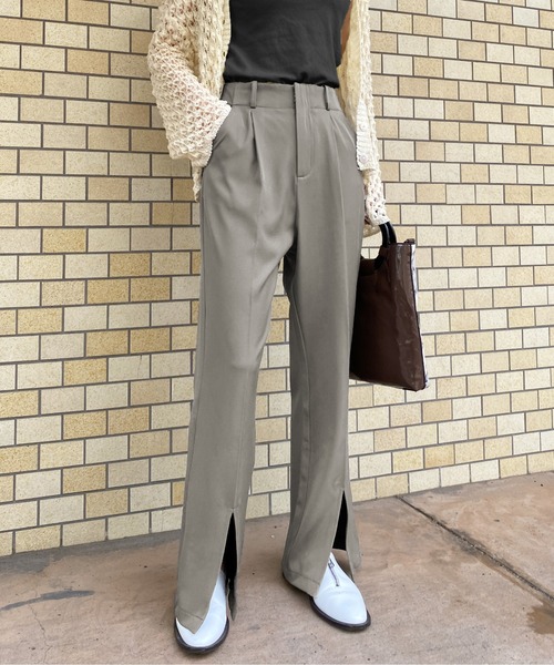 ABITOKYO（アビトーキョー）の「センタースリットセミフレアパンツ（スラックス・レディース・ブラック/グレー/ブラウン/モカ/ダークグリーン/ライトグリーン/ブルー/パープル/スモークピンク・S/M/L）」の3枚目の写真