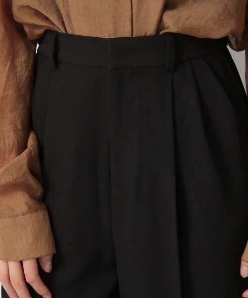 LOWRYS FARM(ローリーズファーム)の「ツイルタックテーパードパンツ 215163(スラックス・レディース・ブラック/ブルー/オレンジ・SHORT/TALL)」の8枚目の写真