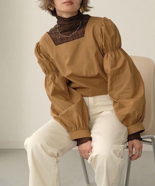 Bab（バブ）の「【WEB限定】シャーリングショルダーブラウス（シャツ/ブラウス・レディース・ブラック/ブラウン/オフホワイト・M）」の3枚目の写真