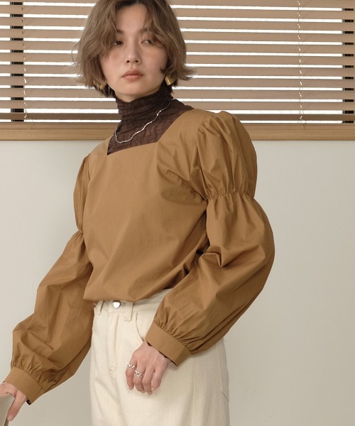 Bab（バブ）の「【WEB限定】シャーリングショルダーブラウス（シャツ/ブラウス・レディース・ブラック/ブラウン/オフホワイト・M）」の7枚目の写真