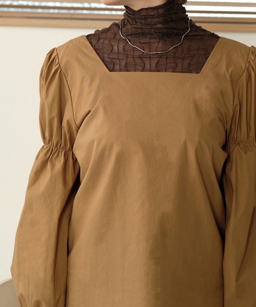 Bab（バブ）の「【WEB限定】シャーリングショルダーブラウス（シャツ/ブラウス・レディース・ブラック/ブラウン/オフホワイト・M）」の9枚目の写真