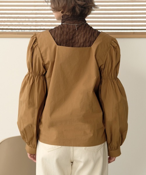 Bab（バブ）の「【WEB限定】シャーリングショルダーブラウス（シャツ/ブラウス・レディース・ブラック/ブラウン/オフホワイト・M）」の12枚目の写真