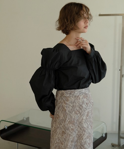 Bab（バブ）の「【WEB限定】シャーリングショルダーブラウス（シャツ/ブラウス・レディース・ブラック/ブラウン/オフホワイト・M）」の21枚目の写真