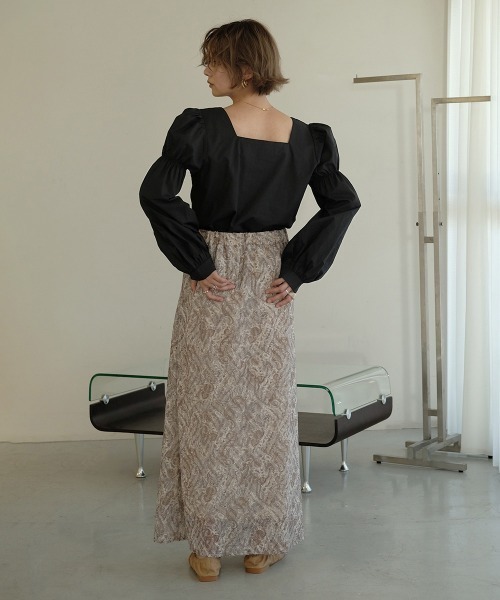 Bab（バブ）の「【WEB限定】シャーリングショルダーブラウス（シャツ/ブラウス・レディース・ブラック/ブラウン/オフホワイト・M）」の22枚目の写真