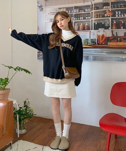 A'GEM/9 × .kom『muah muah/ムーアムーア』LINE COMBI V-NECK MTM/ラインコンビ Ｖネックスウェットシャツ（スウェット）｜muahmuah（ムーアムーア）