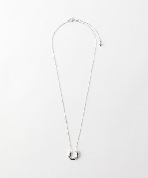 green label relaxing(グリーンレーベルリラクシング)の「Uモチーフ プチ ネックレス(ネックレス・レディース・ゴールド/シルバー・FREE)」の3枚目の写真