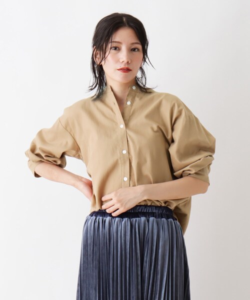 SHOO・LA・RUE（シューラルー）の「◆ビエラ風バンドカラーシャツ（シャツ/ブラウス・レディース・ライトベージュ/ブラック系1/ベージュ系その他2/ブラウン系/パープル系4・02/03/04）」の3枚目の写真