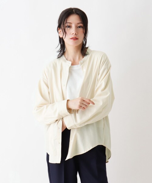 SHOO・LA・RUE（シューラルー）の「◆ビエラ風バンドカラーシャツ（シャツ/ブラウス・レディース・ライトベージュ/ブラック系1/ベージュ系その他2/ブラウン系/パープル系4・02/03/04）」の4枚目の写真