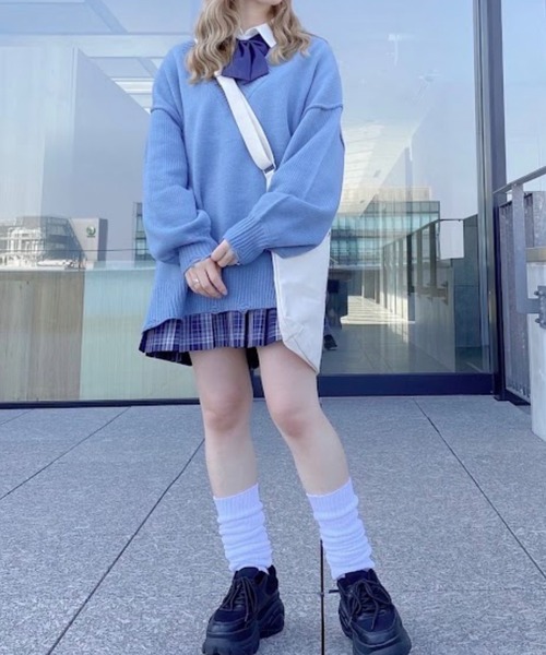 WEGO（ウィゴー）の「WEGO/ビックダメージVネックニット（ニット/セーター・レディース・ブルー/ブラウン/マスタード/オフホワイト/ブラック/その他1/その他2・FREE）」の17枚目の写真