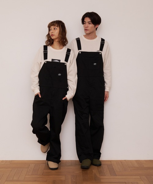 OUTDOOR PRODUCTS APPAREL(アウトドアプロダクツアパレル)の「【OUTDOOR PRODUCTS/アウトドアプロダクツ】防汚加工 ツイルオーバーオール ワンポイントブランドロゴ(サロペット/オーバーオール・メンズ・オリーブ/ベージュ/ブラック・MEDIUM/LARGE/X-LARGE/SMALL)」の2枚目の写真