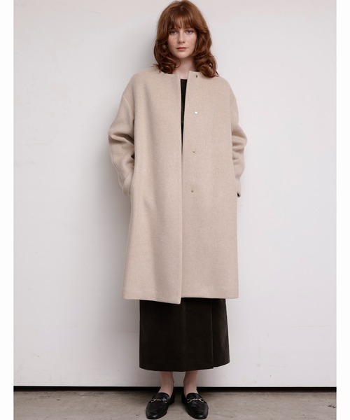 TONAL(トーナル)の「BELLANDIバックタッククルーコート(ノーカラーコート・レディース・ベージュ/ピンク/ミント/モカ/キャメル・38/36)」の11枚目の写真