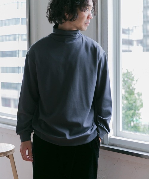 URBAN RESEARCH DOORS(アーバンリサーチドアーズ)の「『UR TECH』ポンチタートルロングスリーブ Tシャツ(Tシャツ/カットソー・メンズ・チャコールグレー/オフホワイト/グレー系その他・40/38)」の2枚目の写真