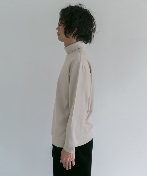 URBAN RESEARCH DOORS(アーバンリサーチドアーズ)の「『UR TECH』ポンチタートルロングスリーブ Tシャツ(Tシャツ/カットソー・メンズ・チャコールグレー/オフホワイト/グレー系その他・40/38)」の12枚目の写真