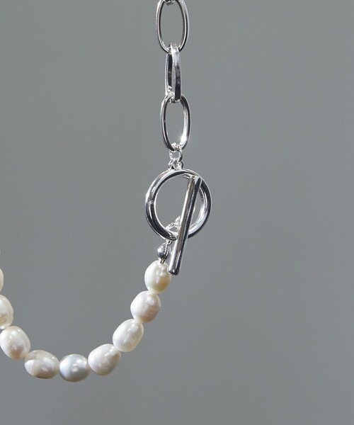 Firsthand（ファーストハンド）の「Firsthand/ファーストハンド PEARL CHAIN MANTEL NECKLACE / 淡水パールチェーンマンテルネックレス（ネックレス・レディース・シルバー/ゴールド・ONE SIZE）」の3枚目の写真
