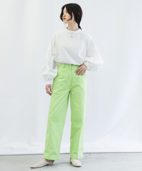 select MOCA(セレクトモカ)の「ショルダータックボリュームブラウス(シャツ/ブラウス・レディース・ブラック/オフホワイト/ブルー・FREE)」の5枚目の写真