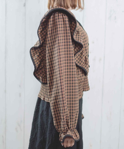 Hamble by Par Avion(ハンブルバイパラビオン)の「肩フリルブラウス(シャツ/ブラウス・レディース・ブラウン/グリーン・ONESIZE)」の6枚目の写真