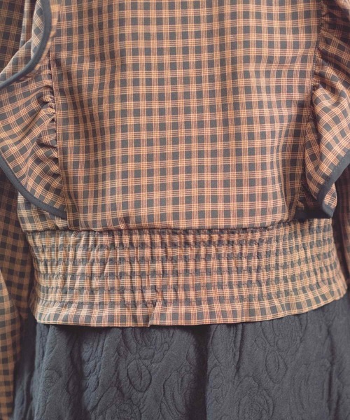 Hamble by Par Avion(ハンブルバイパラビオン)の「肩フリルブラウス(シャツ/ブラウス・レディース・ブラウン/グリーン・ONESIZE)」の9枚目の写真