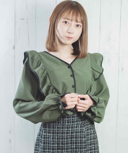 Hamble by Par Avion(ハンブルバイパラビオン)の「肩フリルブラウス(シャツ/ブラウス・レディース・ブラウン/グリーン・ONESIZE)」の8枚目の写真