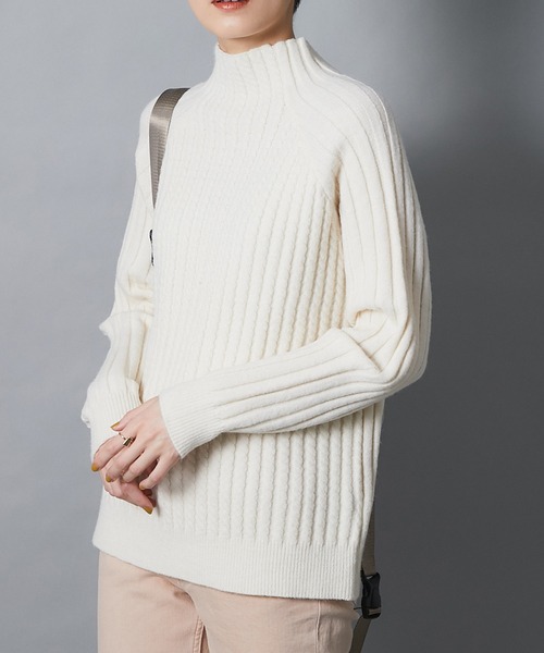 un dix cors（アンディコール）の「ここでしか手に入らない！【WEB限定】ケーブル編みスタンドネック（ニット/セーター・レディース・ブラック/グレー/アイボリー/グレイッシュベージュ・FREE）」の2枚目の写真