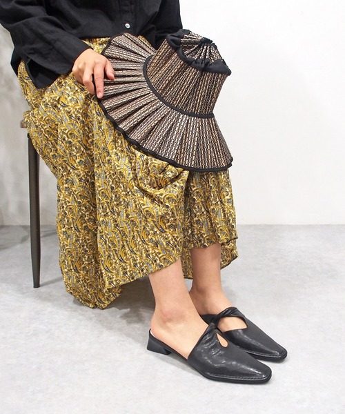 apres（アプレ）の「【撥水】ソフトレザーミュールサンダル　-8650379（サンダル・レディース・ブラック/グリーン/プラチナム・23.5cm/24.5cm/23.0cm/24.0cm/22.5cm）」の12枚目の写真