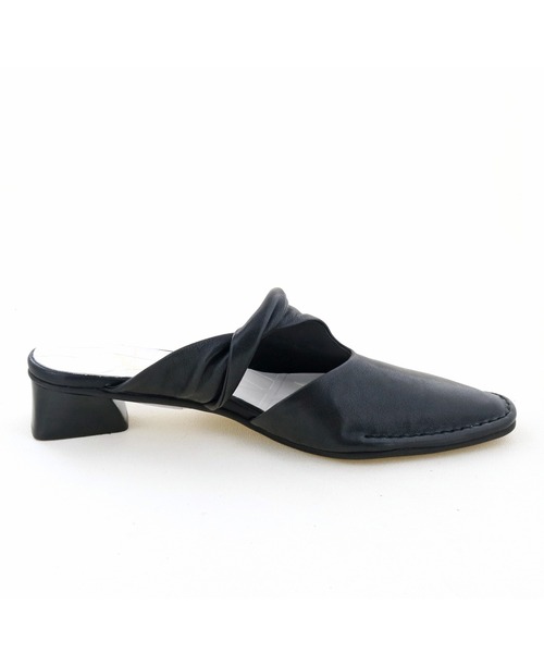 apres（アプレ）の「【撥水】ソフトレザーミュールサンダル　-8650379（サンダル・レディース・ブラック/グリーン/プラチナム・23.5cm/24.5cm/23.0cm/24.0cm/22.5cm）」の19枚目の写真