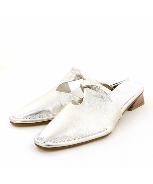 apres（アプレ）の「【撥水】ソフトレザーミュールサンダル　-8650379（サンダル・レディース・ブラック/グリーン/プラチナム・23.5cm/24.5cm/23.0cm/24.0cm/22.5cm）」の7枚目の写真