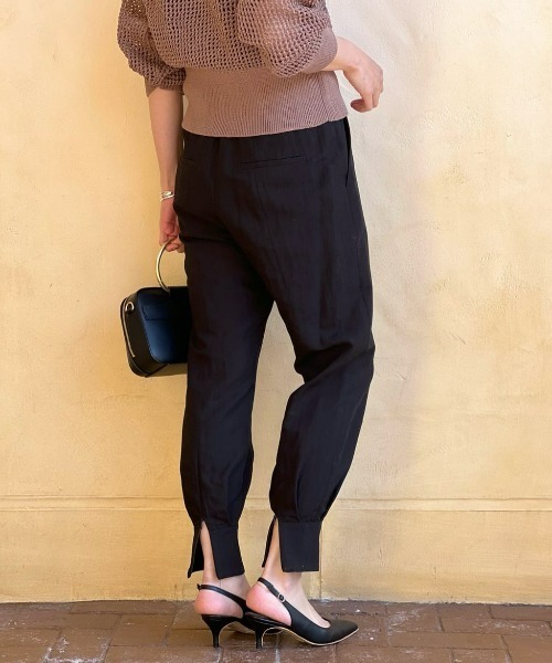 RIVE DROITE（リヴドロワ）の「フィブリルスリットジョガーパンツ（その他パンツ・レディース・ブラック/ベージュ・36/38）」の2枚目の写真