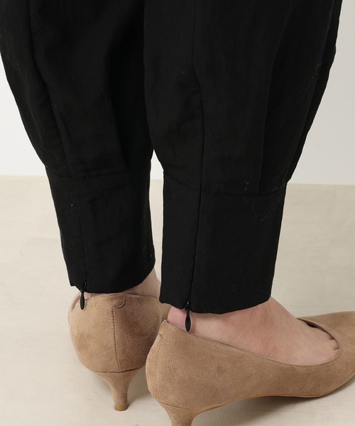 RIVE DROITE（リヴドロワ）の「フィブリルスリットジョガーパンツ（その他パンツ・レディース・ブラック/ベージュ・36/38）」の4枚目の写真