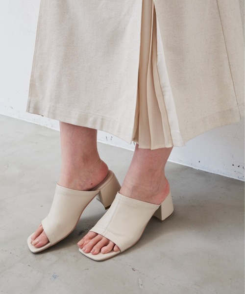 Aunt Marie's(アントマリーズ)の「フェイクレザーオープントゥサンダル(サンダル・レディース・ブラック/アイボリー/グリーン・SMALL/MEDIUM/LARGE)」の1枚目の写真