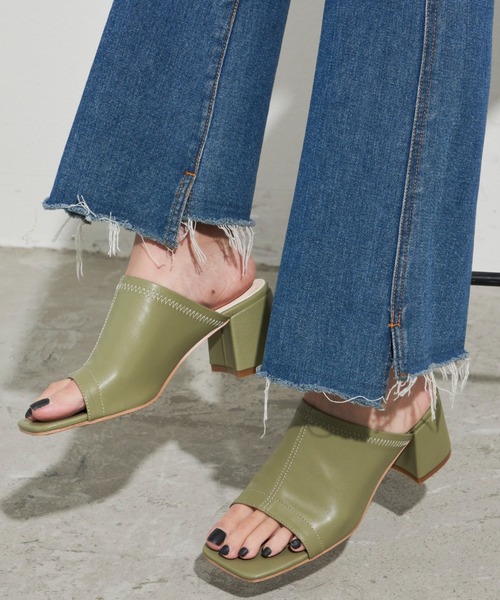 Aunt Marie's(アントマリーズ)の「フェイクレザーオープントゥサンダル(サンダル・レディース・ブラック/アイボリー/グリーン・SMALL/MEDIUM/LARGE)」の6枚目の写真