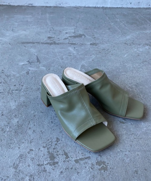 Aunt Marie's(アントマリーズ)の「フェイクレザーオープントゥサンダル(サンダル・レディース・ブラック/アイボリー/グリーン・SMALL/MEDIUM/LARGE)」の8枚目の写真