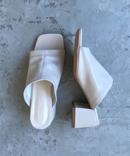 Aunt Marie's(アントマリーズ)の「フェイクレザーオープントゥサンダル(サンダル・レディース・ブラック/アイボリー/グリーン・SMALL/MEDIUM/LARGE)」の18枚目の写真