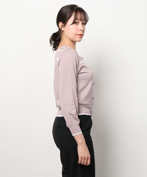 ASTORIA ODIER（アストリアオディール）の「スクエアネックセンター釦配色プルオーバー（ニット/セーター・レディース・ブラック/グリーン/ピンク/ホワイト/ラベンダー・MEDIUM）」の6枚目の写真