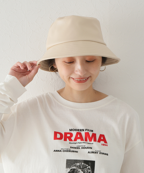 Simplicite（サンプリシテ）の「《追加》フェイクレザーバケットハット（ハット・レディース・ブラック/アイボリー・FREE）」の2枚目の写真