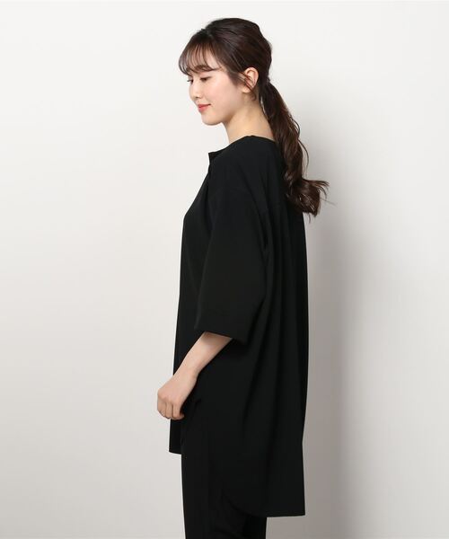 Munich（ミューニック）の「Munich(ミューニック) ストレッチジョーゼットキーネックトップス（Tシャツ/カットソー・レディース・ブラック・FREE）」の2枚目の写真