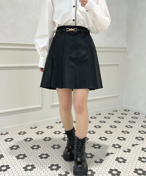 apres jour(アプレジュール)の「フェイクレザータックスカパン【ZOZOTOWN限定アイテム】(スカート・レディース・ダークブラウン/ブラック・X-LARGE/フリー)」の6枚目の写真