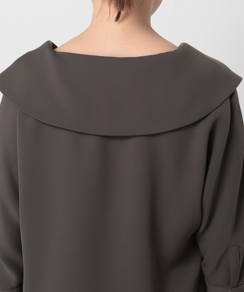 Noble（ノーブル）の「スムージーサテンビッグカラーブラウス（シャツ/ブラウス・レディース・ホワイト/チャコールグレー・FREE）」の15枚目の写真