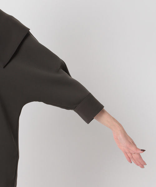 Noble（ノーブル）の「スムージーサテンビッグカラーブラウス（シャツ/ブラウス・レディース・ホワイト/チャコールグレー・FREE）」の16枚目の写真