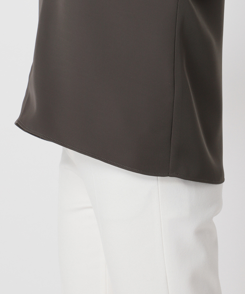 Noble（ノーブル）の「スムージーサテンビッグカラーブラウス（シャツ/ブラウス・レディース・ホワイト/チャコールグレー・FREE）」の18枚目の写真