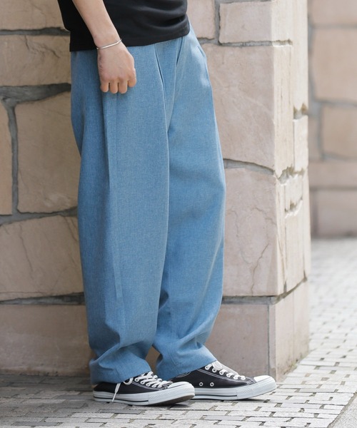 Beno（ビーノ）の「ポリトロ タックワイドテーパードパンツ（スラックス・メンズ・グレイッシュブルー/アイボリー/ダークグリーン/オフホワイト/ブラック/ライトグレー・M/L）」の6枚目の写真