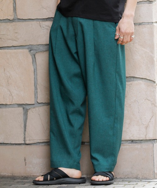 Beno（ビーノ）の「ポリトロ タックワイドテーパードパンツ（スラックス・メンズ・グレイッシュブルー/アイボリー/ダークグリーン/オフホワイト/ブラック/ライトグレー・M/L）」の5枚目の写真