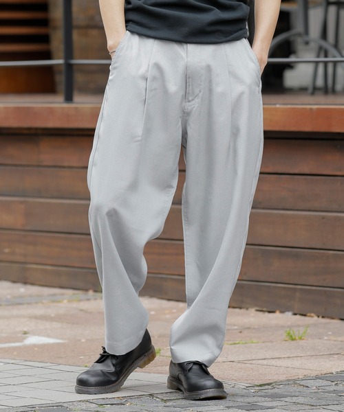 Beno（ビーノ）の「ポリトロ タックワイドテーパードパンツ（スラックス・メンズ・グレイッシュブルー/アイボリー/ダークグリーン/オフホワイト/ブラック/ライトグレー・M/L）」の21枚目の写真