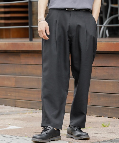 Beno（ビーノ）の「ポリトロ タックワイドテーパードパンツ（スラックス・メンズ・グレイッシュブルー/アイボリー/ダークグリーン/オフホワイト/ブラック/ライトグレー・M/L）」の15枚目の写真