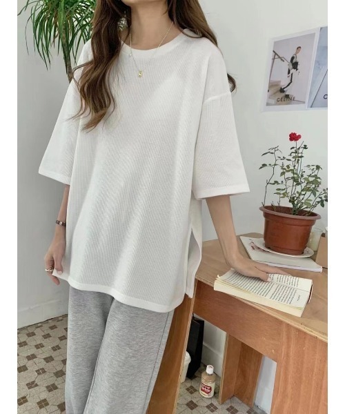 SpRay(スプレイ)の「ワッフルサイドスリットショートスリーブ(Tシャツ/カットソー・レディース・ホワイト/ライトグレー/ブラック/グレー/ピンク/アイボリー/モカ/ライトカーキ・FREE)」の2枚目の写真