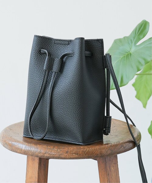 frames RAY CASSIN(フレームスレイカズン)の「バックポケ巾着ミニショルダー(ショルダーバッグ・レディース・ブラック/ピンク/シルバー/キナリ・FREE)」の3枚目の写真