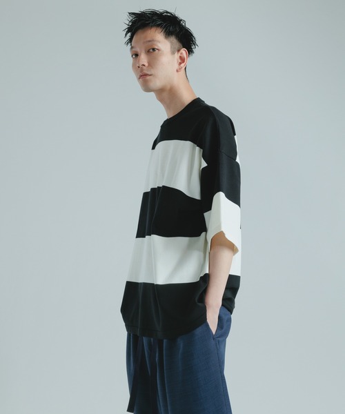 ADAM ET ROPE'（アダムエロペ）の「【WEB限定】ビッグボーダー ハーフスリーブ ルーズニット Tシャツ（Tシャツ/カットソー・メンズ・ブラック/ネイビー/ピンク・M/L）」の16枚目の写真