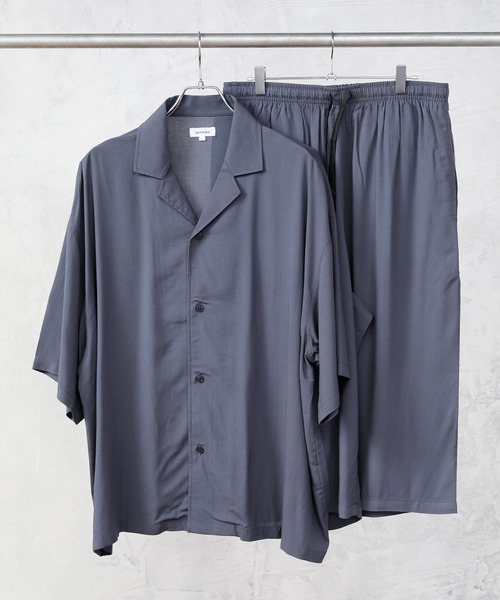 TopIsm(トップイズム)の「ワイドシルエット 総柄無地 半袖オープンカラーシャツ&ハーフパンツセットアップ(シャツ/ブラウス・メンズ・ネイビー/チャコールグレー/ブラック/ブラック系1/ブラック系5/グレー系/ネイビー系/ブルー系/ホワイト系その他/ブルー・M/L/XL)」の6枚目の写真