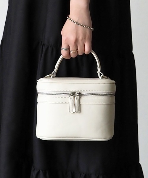 Riberry(リベリー)の「バニティバッグ(ハンドバッグ・レディース・ブラック/アイボリー/ベージュ/グリーン・FREE)」の2枚目の写真